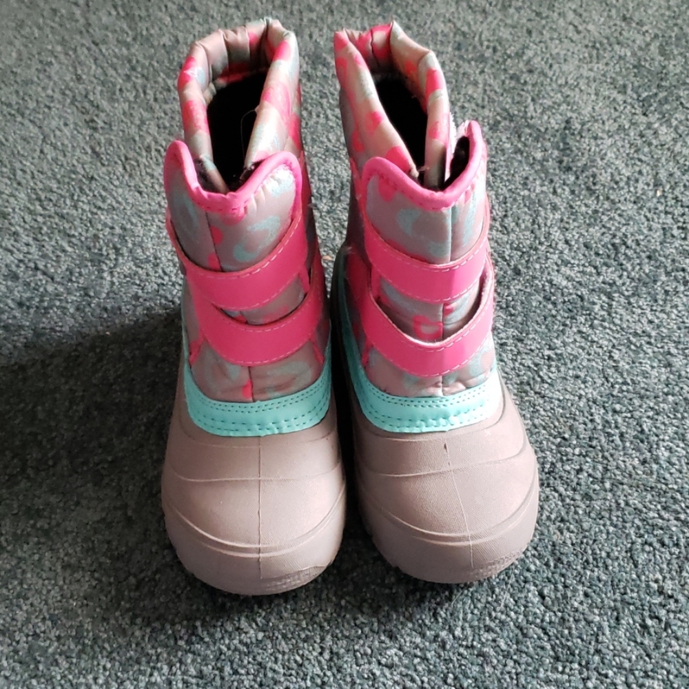Snow boots
